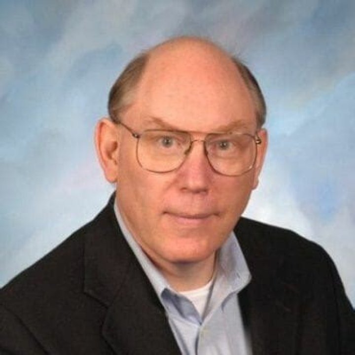 Robert Edmund Burr- Wiki, Age, Wife, Ethnicity, Net Worth, Height, Career