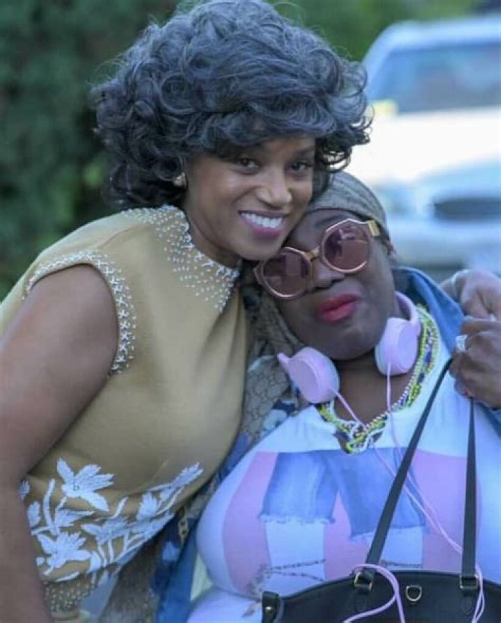 Rochelle Roman- Wiki, Age, Ethnicity, Husband, Height, Net Worth, Career