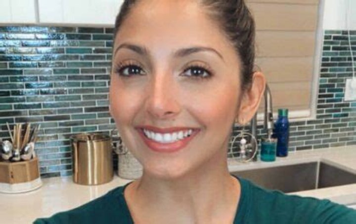 Samantha Mathis Bio, Married, Husband, Family, Personal Life