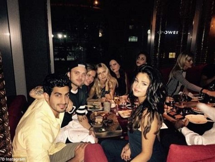 Selena Gomez Betrayed by Kendall Jenner in Dubai as Justin Bieber Hooks Up With Hailey Baldwin in Turks and Caicos (PHOTOS)