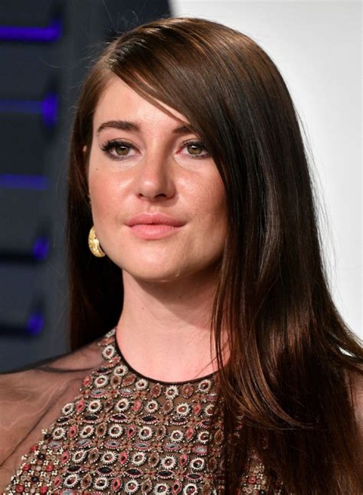 Shailene Woodley Wiki, Biography, Age, Height, Instagram, Movies And TV Shows, Married, Husband, Net Worth 2021