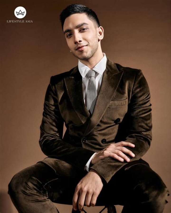 Shane Pow Biography: Wife, Movies, Net Worth, Height, Age, Parents, Girlfriend, Instagram, Education, Restaurant