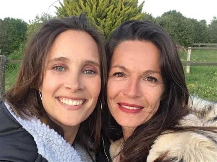 Sophie Et Manon Bébé Échangé