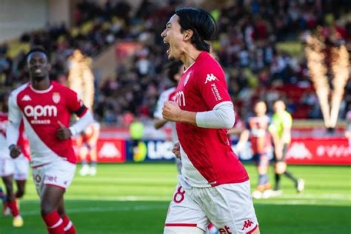 Takumi Minamino Biography: Wife, Age, Salary, Parents, Net Worth, Current Teams, Stats, Height, Videos