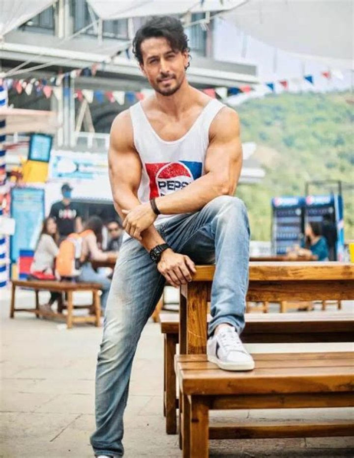 Tiger Shroff Height, Weight, Age, Net Worth, Facts
