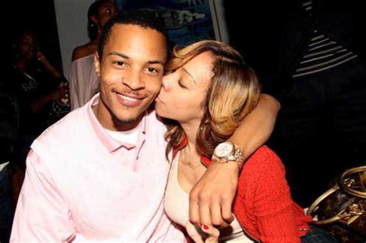 Tiny Snubs Floyd Mayweather Jr. on BET Red Carpet – Hides Cheating Affair From T.I. – Avoids Another Brawl (VIDEO)