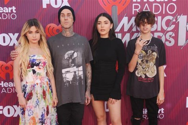 Travis Barker Biography: Net Worth, Songs, Age, Girlfriend, Height, Spouse, Tattoo, Daughter, Kourtney Kardashian, Atiana De La Hoya, Wikipedia