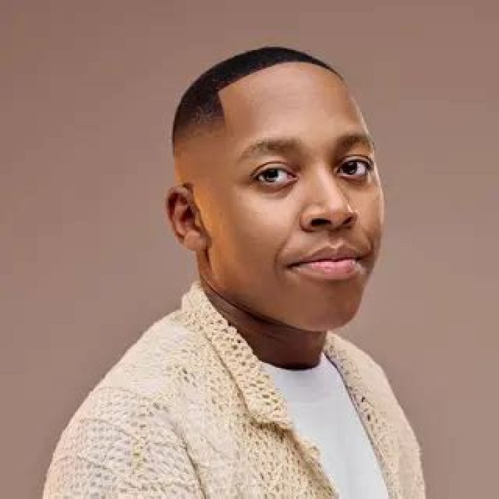 Vigro Deep Biography: Age, Net Worth, Girlfriend, Songs, Wikipedia, Wife, Photos & More