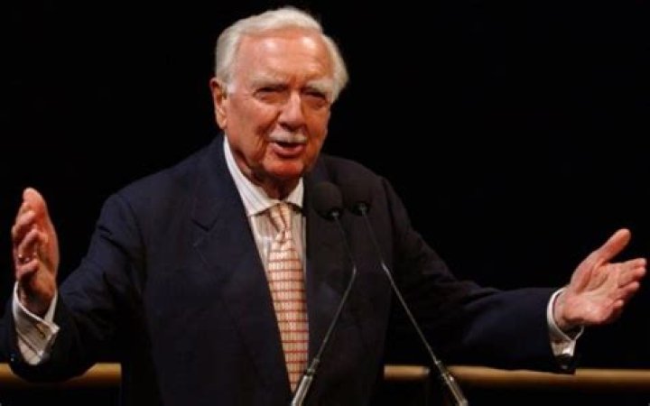 Walter Cronkite Biography, Wiki, Net Worth, Cause Of Death, Facts