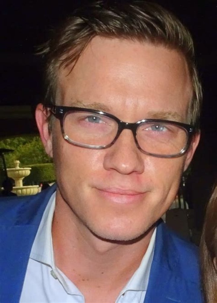 Warren Kole- Wiki, Age, Height, Net Worth, Girlfriend, Ethnicity