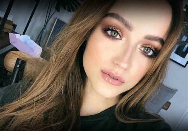 What is Kathleen Fuentes' Snapchat?