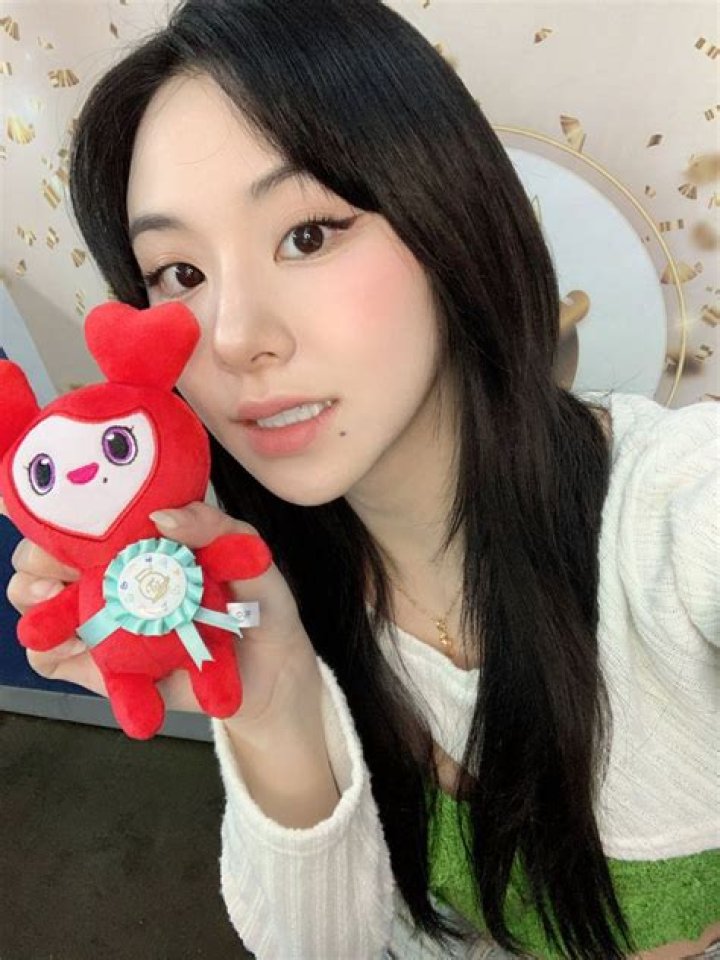 What is Rena Lovelis' Snapchat?