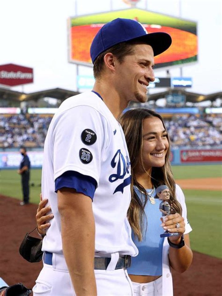 Who is Baseball player Corey Seager Girlfriend Madisyn Van Ham?