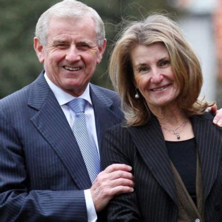 Who Is Carole Crean? Meet Simon Crean Wife: Married Life & Kids