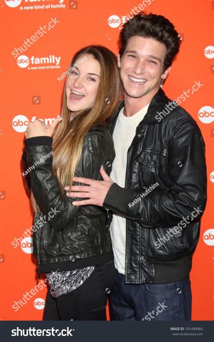 Who is Daren Kagasoff Dating – Daren Kagasoff's Girlfriend & Exes