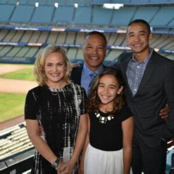 Who Is Dave Robert Wife, Tricia Roberts? Family And Relationship