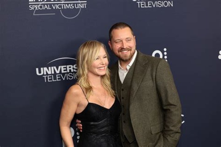 Who Is Kelli Giddish New Husband Beau Richards?