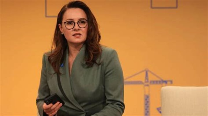 Yuliia Sobol- Net Worth, Bio, Age, Dating, Height, Career