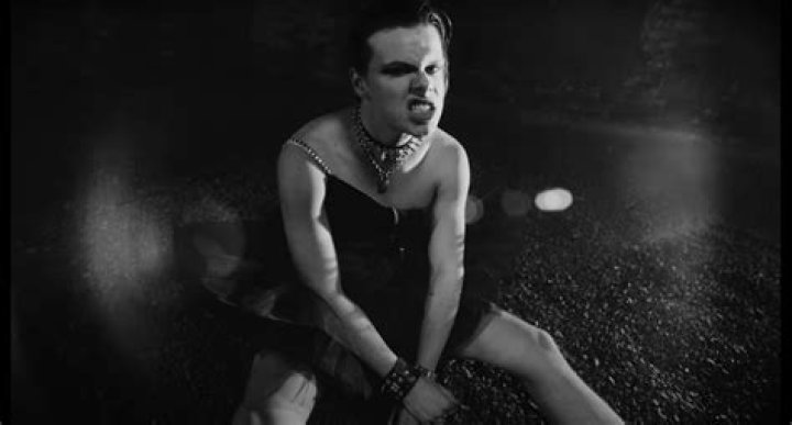 YUNGBLUD Releases Music Video for “fleabag”